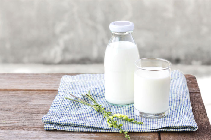Cách dưỡng ẩm da khô bằng sữa tươi không đường